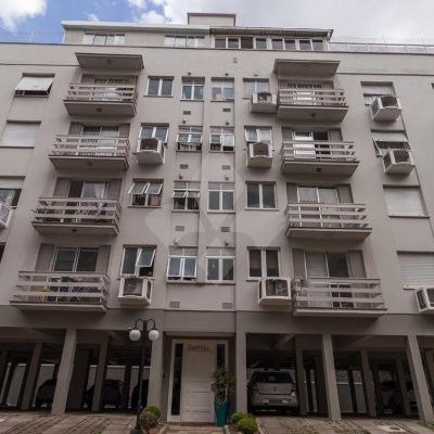 Apartamento com 77m², 3 dormitórios, 1 vaga no bairro Passo da Areia em Porto Alegre para Comprar
