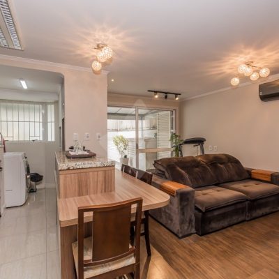 Apartamento com 76m², 1 dormitório, 1 vaga no bairro Petrópolis em Porto Alegre para Comprar