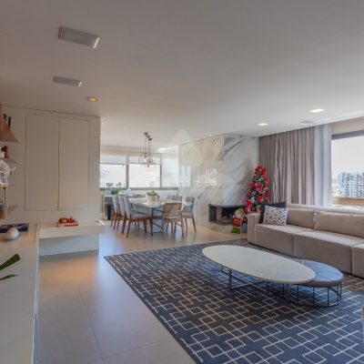 Apartamento com 150m², 3 dormitórios, 3 suítes, 2 vagas no bairro Petrópolis em Porto Alegre para Comprar
