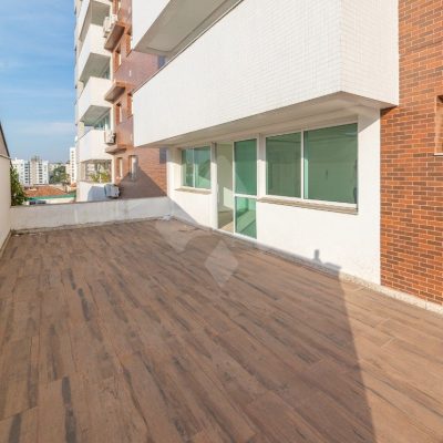 Apartamento Garden com 165m², 3 dormitórios, 3 suítes, 3 vagas no bairro Passo da Areia em Porto Alegre para Comprar