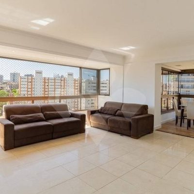 Apartamento com 185m², 4 dormitórios, 1 suíte, 3 vagas no bairro Auxiliadora em Porto Alegre para Comprar