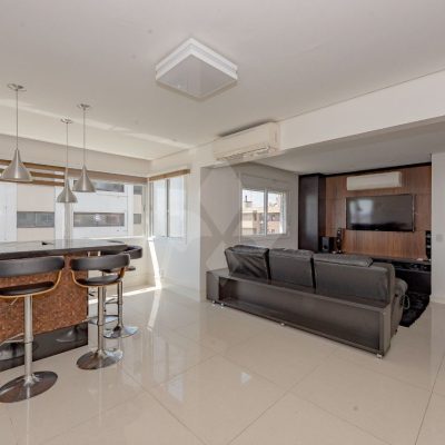 Apartamento com 81m², 1 dormitório, 1 suíte, 2 vagas no bairro Mont Serrat em Porto Alegre para Comprar