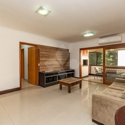 Apartamento com 87m², 2 dormitórios, 1 suíte, 2 vagas no bairro Petrópolis em Porto Alegre para Comprar