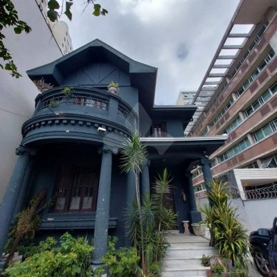 Casa comercial com 300m², 1 vaga no bairro Independência em Porto Alegre para Alugar