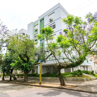 Apartamento com 106m², 3 dormitórios, 1 suíte, 1 vaga no bairro Petrópolis em Porto Alegre para Comprar