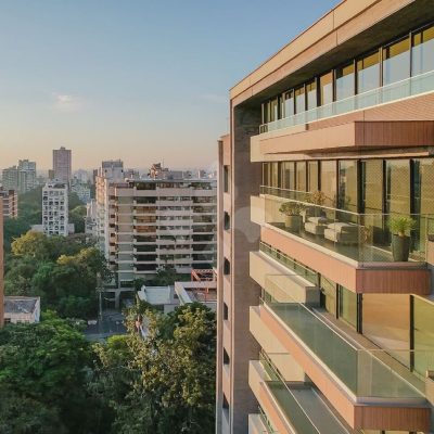 Apartamento com 268m², 3 dormitórios, 3 suítes, 4 vagas no bairro Rio Branco em Porto Alegre para Comprar