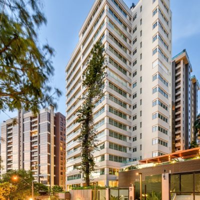 Apartamento com 257m², 4 dormitórios, 4 suítes, 4 vagas no bairro Bela Vista em Porto Alegre para Comprar