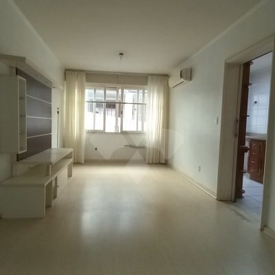 Apartamento com 100m², 3 dormitórios, 1 suíte, 1 vaga no bairro Moinhos de Vento em Porto Alegre para Comprar