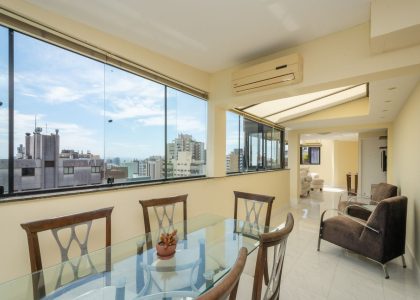 Apartamento com 86m², 2 dormitórios, 1 vaga no bairro Bela Vista em Porto Alegre para Comprar
