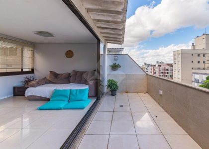 Cobertura com 150m², 2 dormitórios, 2 vagas no bairro São João em Porto Alegre para Comprar