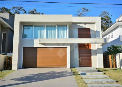 Casa em Condomínio com 370m², 5 dormitórios, 5 suítes, 4 vagas no bairro Vila Nova em Porto Alegre para Comprar