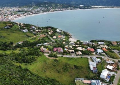 Terreno com 1.528m² no bairro Praia da Vigia em Garopaba para Comprar