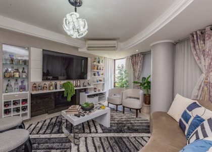 Apartamento com 104m², 3 dormitórios, 1 suíte, 2 vagas no bairro Bela Vista em Porto Alegre para Comprar