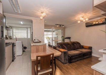 Apartamento com 76m², 1 dormitório, 1 vaga no bairro Petrópolis em Porto Alegre para Comprar