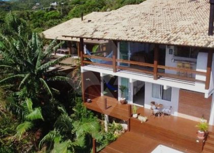 Casa em Condomínio com 130m², 4 dormitórios, 2 suítes no bairro Praia da Ferrugem em Garopaba para Comprar ou Alugar