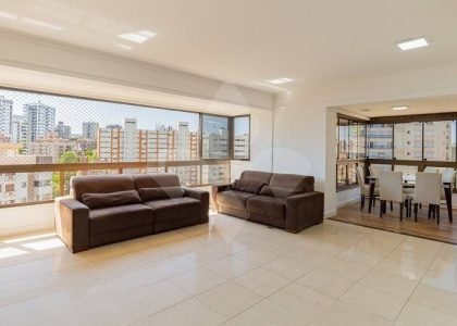 Apartamento com 185m², 4 dormitórios, 1 suíte, 3 vagas no bairro Auxiliadora em Porto Alegre para Comprar