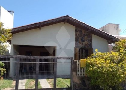 Casa com 112m², 2 dormitórios no bairro Pinguirito em Garopaba para Comprar