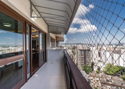Apartamento com 154m², 3 dormitórios, 1 suíte, 2 vagas no bairro Bela Vista em Porto Alegre para Comprar
