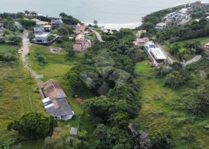 Terreno com 7.500m² no bairro Praia da Vigia em Garopaba para Comprar
