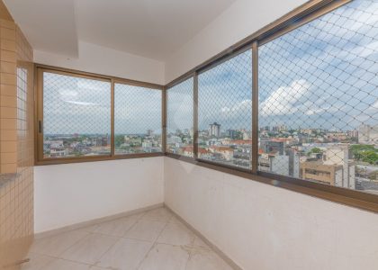 Apartamento com 89m², 3 dormitórios, 1 suíte, 2 vagas no bairro Passo da Areia em Porto Alegre para Comprar
