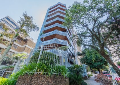 Cobertura com 360m², 3 dormitórios, 3 suítes, 3 vagas no bairro Bela Vista em Porto Alegre para Comprar