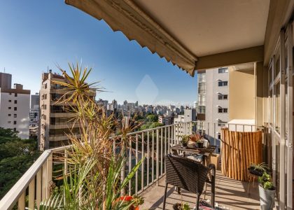 Apartamento com 134m², 3 dormitórios, 1 suíte, 1 vaga no bairro Rio Branco em Porto Alegre para Comprar