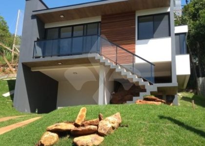 Casa em Condomínio com 78m², 2 dormitórios no bairro Areias do Macacu em Garopaba para Comprar