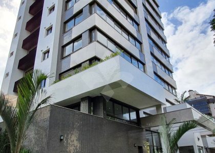 Apartamento com 125m², 3 dormitórios, 3 suítes, 2 vagas no bairro Petrópolis em Porto Alegre para Comprar