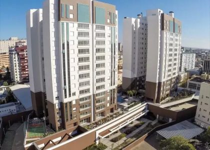 Apartamento com 147m², 4 dormitórios, 3 suítes, 4 vagas no bairro Moinhos de Vento em Porto Alegre para Comprar