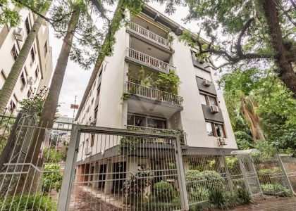 Apartamento com 174m², 3 dormitórios, 1 suíte, 2 vagas no bairro Higienópolis em Porto Alegre para Comprar