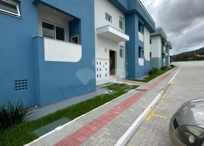 Apartamento com 56m², 2 dormitórios, 1 vaga no bairro Campo Duna em Garopaba para Comprar
