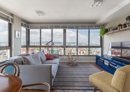 Apartamento com 80m², 2 dormitórios, 1 suíte, 2 vagas no bairro Bela Vista em Porto Alegre para Comprar