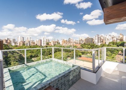 Cobertura com 227m², 3 dormitórios, 1 suíte, 2 vagas no bairro Petrópolis em Porto Alegre para Comprar