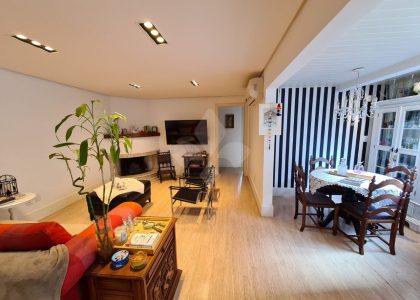 Apartamento com 114m², 3 dormitórios, 1 suíte, 2 vagas no bairro Auxiliadora em Porto Alegre para Comprar