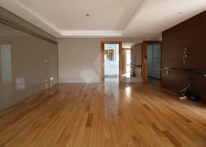 Apartamento com 510m², 4 dormitórios, 3 suítes, 3 vagas no bairro Moinhos de Vento em Porto Alegre para Comprar