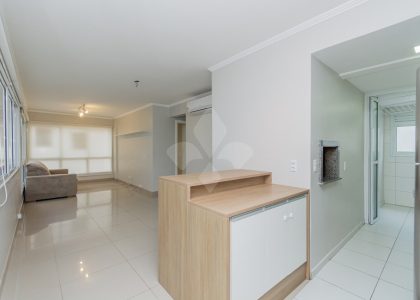 Apartamento com 72m², 2 dormitórios, 1 suíte, 2 vagas no bairro Rio Branco em Porto Alegre para Comprar