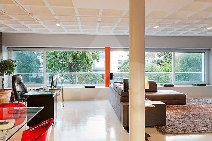 Apartamento com 107m², 1 dormitório, 1 suíte, 2 vagas no bairro Petrópolis em Porto Alegre para Comprar