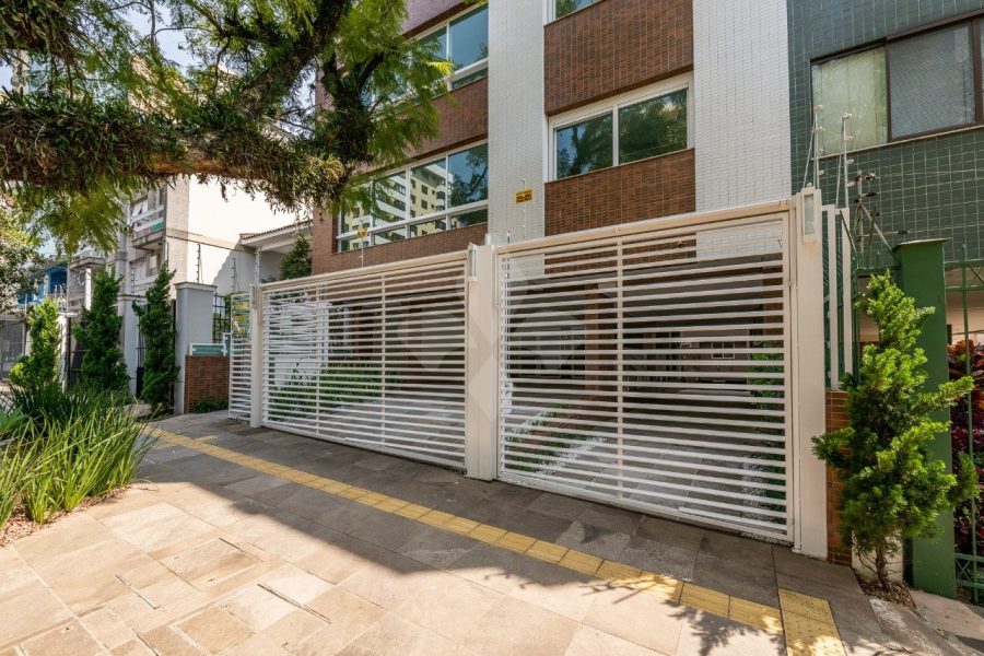 Apartamento com 120m², 3 dormitórios, 1 suíte, 2 vagas no bairro Higienópolis em Porto Alegre para Comprar