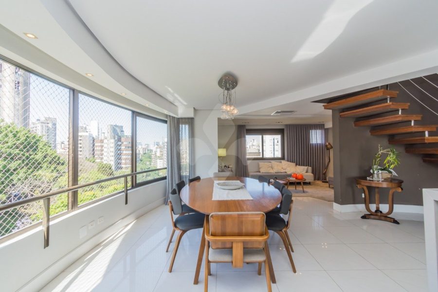 Duplex com 258m², 3 dormitórios, 3 suítes, 4 vagas no bairro Bela Vista em Porto Alegre para Comprar