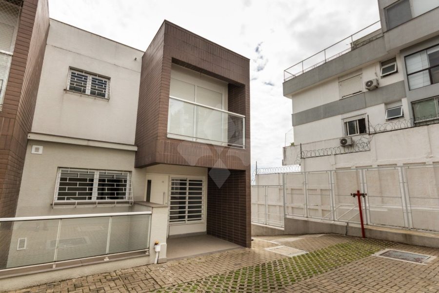 Casa em Condomínio com 251m², 3 dormitórios, 3 suítes, 3 vagas no bairro Praia de Belas em Porto Alegre para Comprar
