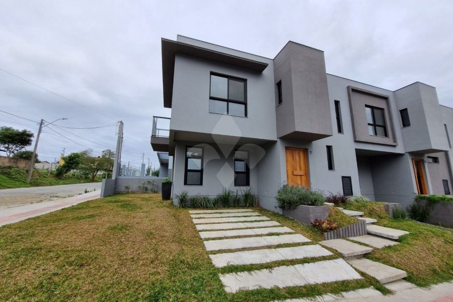 Casa com 112m², 3 dormitórios, 1 suíte, 1 vaga no bairro Ambrósio em Garopaba para Comprar